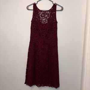 Elegant Lace Sleeveless Dress - Burgundy